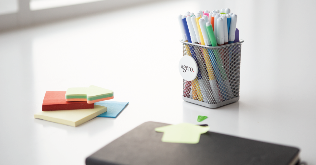 Pennställ med ageromagnet och postit